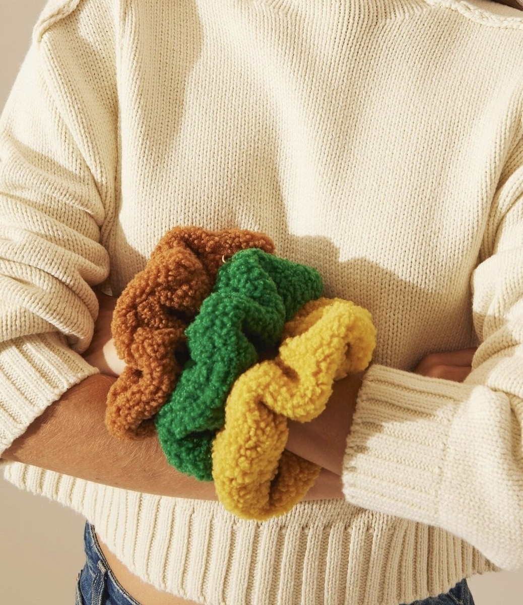 NEW Stoney Clover Lane jumbo sherpa fleece brown scrunchie  display picture 1