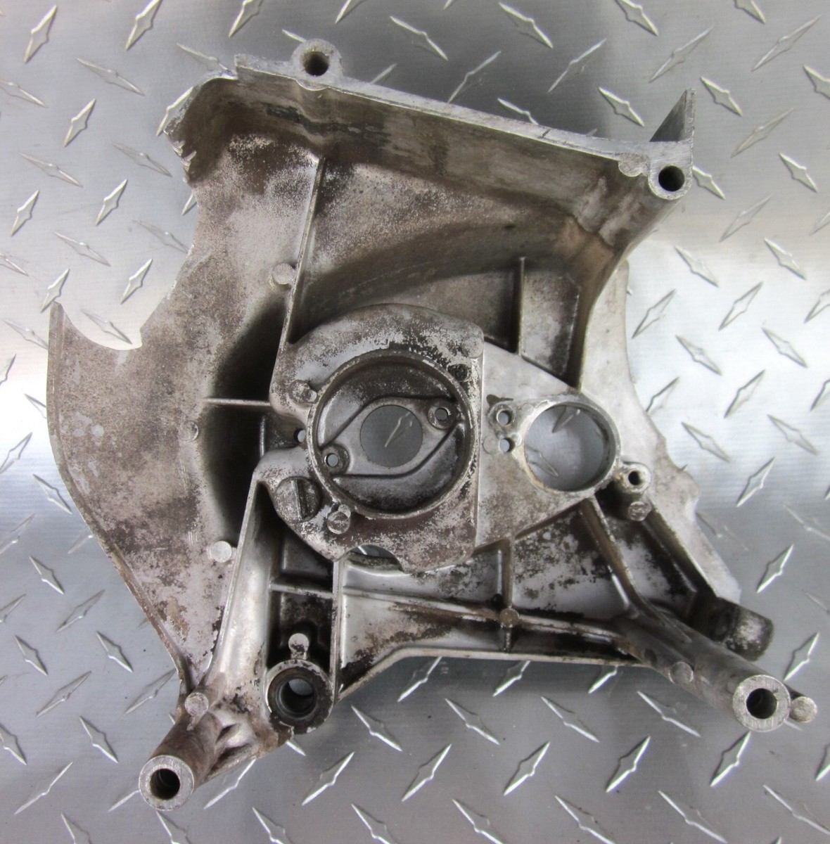 1977- 81 Kawasaki KZ1000 front Chain Sprocket Engine Cover OEM