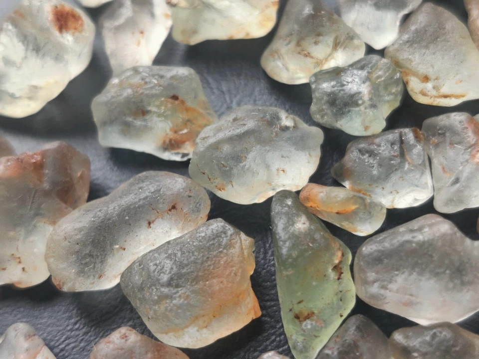 Cristales de aguamarina naturales piedras preciosas ásperas limpias para incluir ligeramente Foto 4 de 4