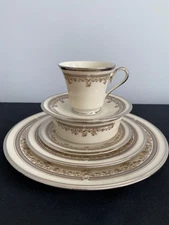 LENOX LACE POINT CHINA SERVICE FOR 12 PLUS SERVING PIECES