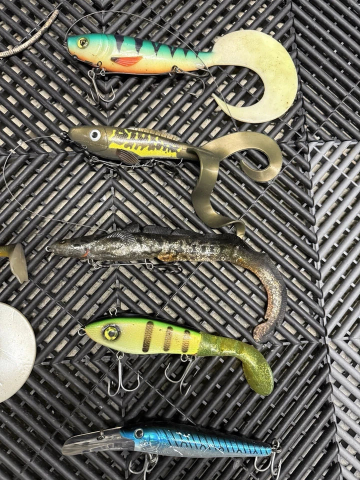 Pike Casting Lure Bundle Savage Gear, Strike Pro, Svartzonker, Westin, Guppie - Image 3 of 4