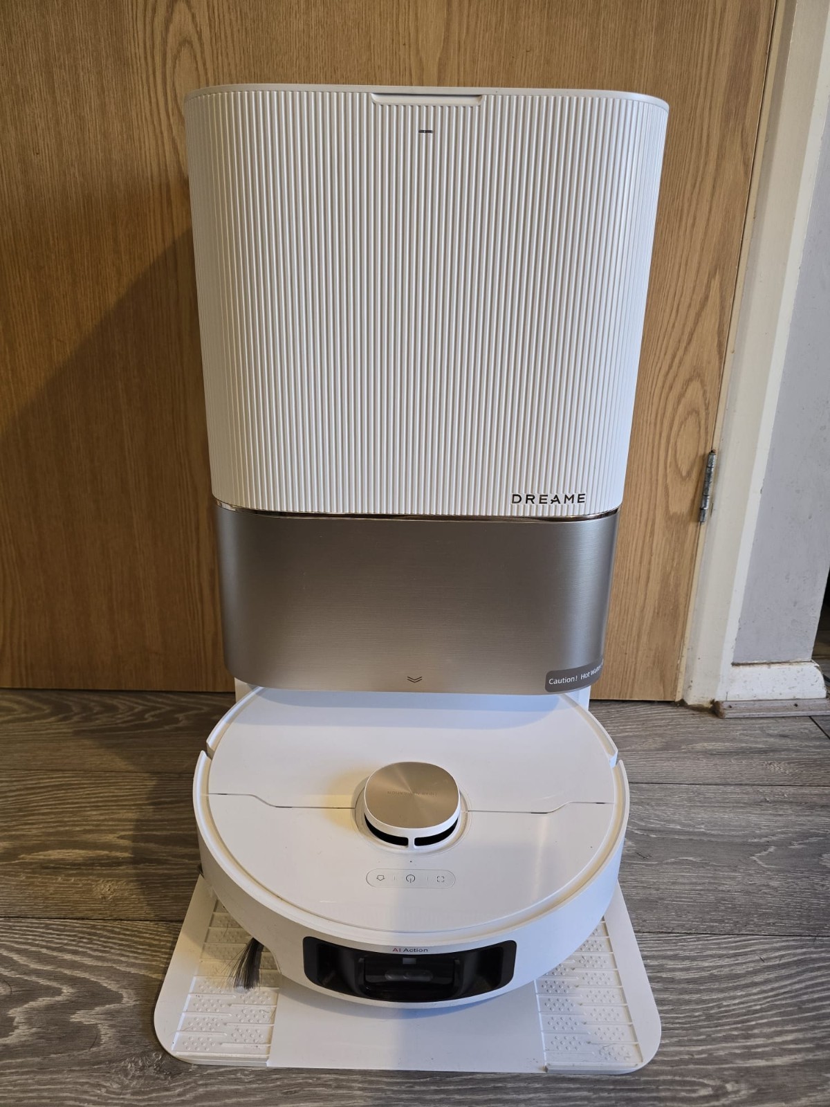 Dreame RLX63CE-2 Robot Vacuum for Parts Or Not Working Read Description