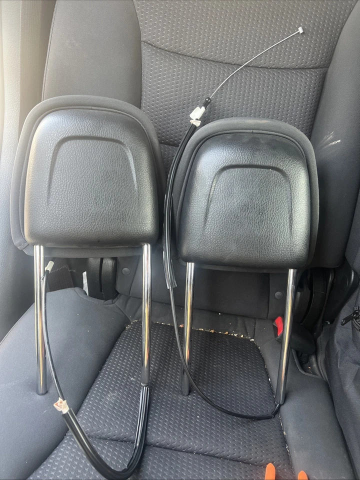 First Row Headrest 2011-2015 Kia Sorento - Image 2 of 2