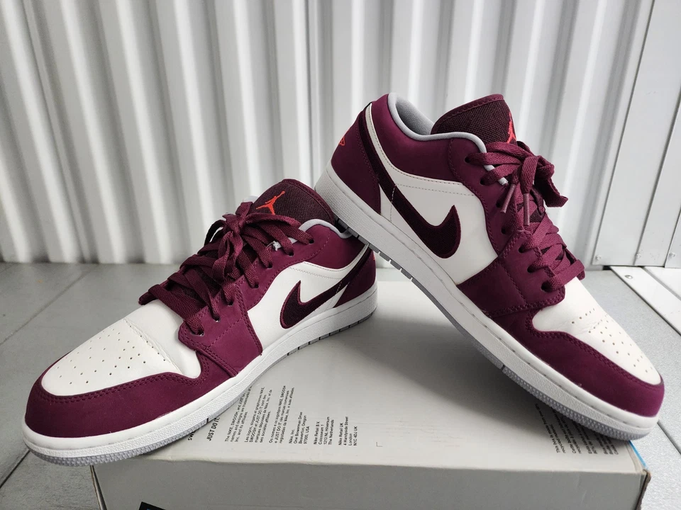 Nike Air Jordan 1 Retro Bajo Burdeos - Burdeos/Blanco-Gris-Infrarrojo 23 - Talla 11 Foto 4 de 4