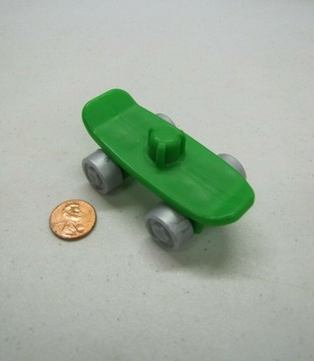Fisher Price Little People GREEN SKATEBOARD Skate Board for 1 FIGURE Rolls!