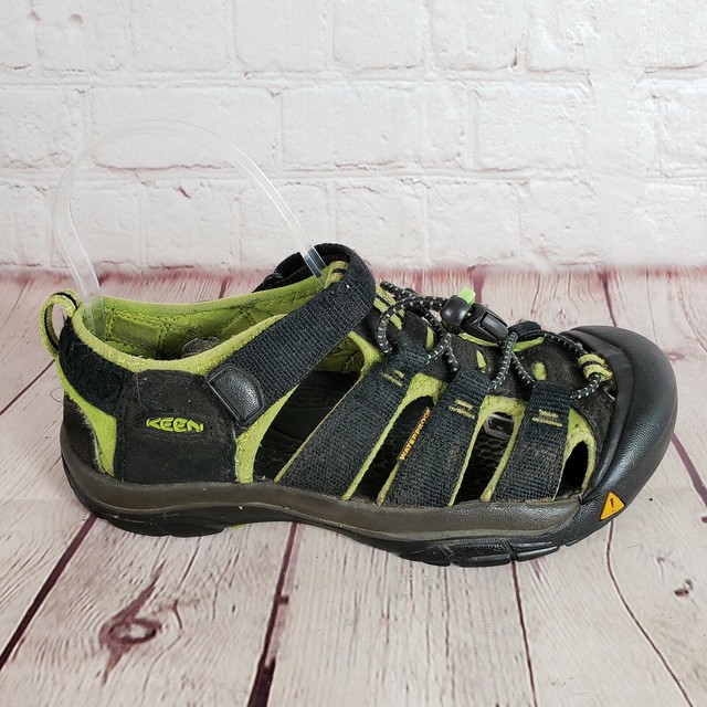 keen sandals size 5