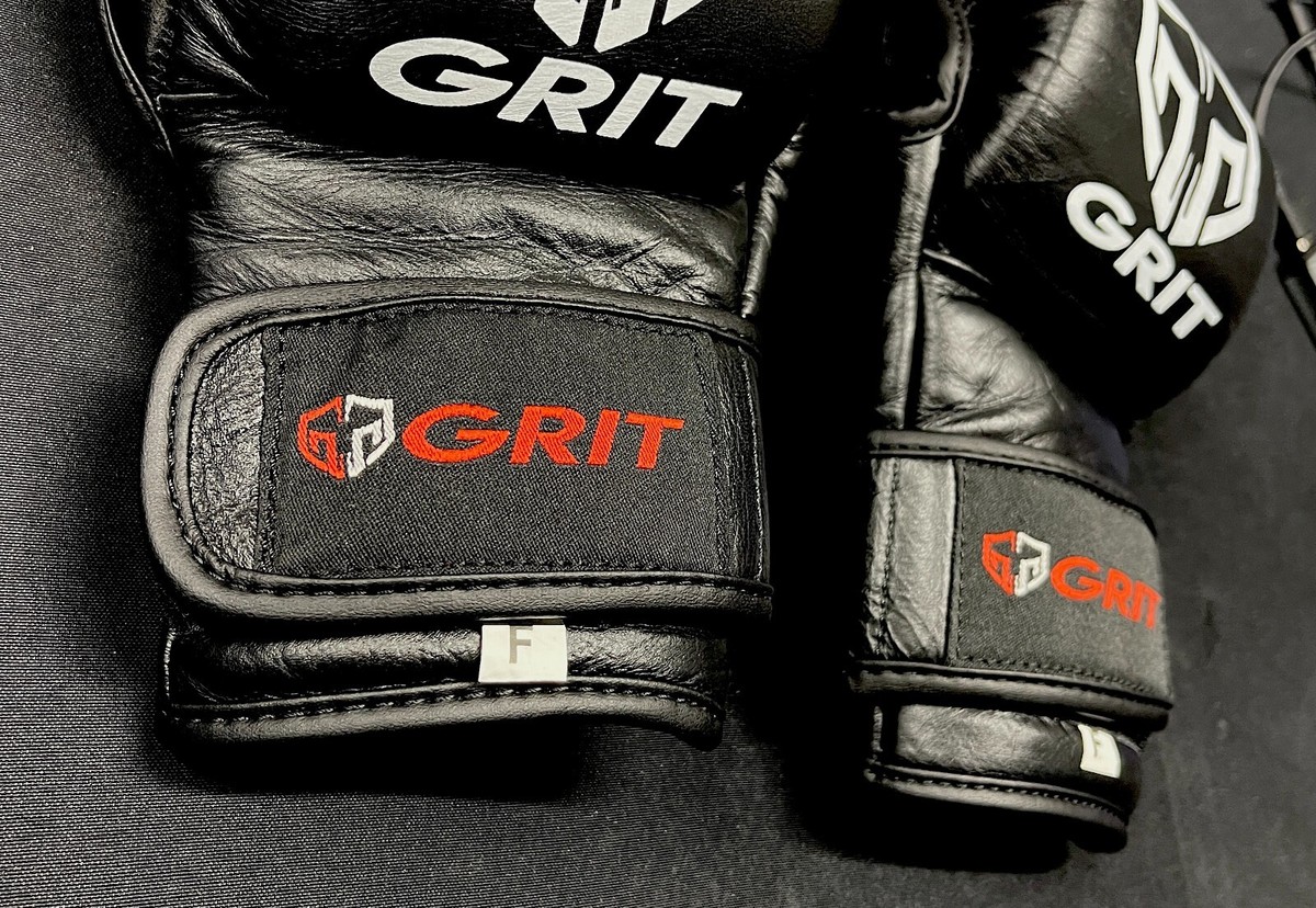 GRIT MMA SPARRING GLOVES 少し大きめのグローブです！ GRIT MMA SPARRING GLOVES MMA スパーリンググローブ 練習用MMA