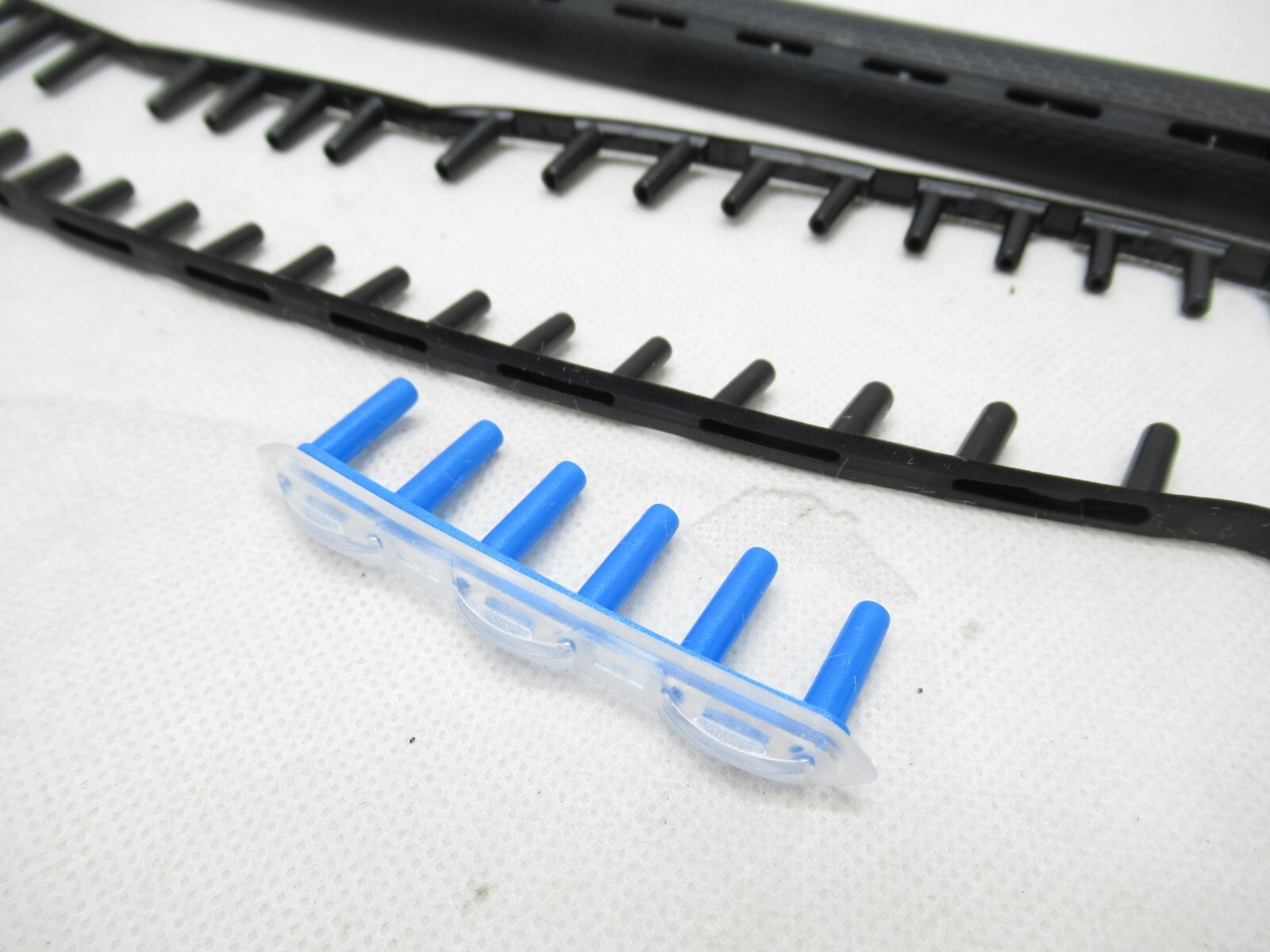 BUMPERGUARD / GROMMET SET 2018 YONEX EZONE 100/100L BLUE (16X19) GS