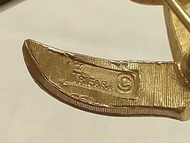 Trifari Initial "E" Brooch (BRCH183) - image 4