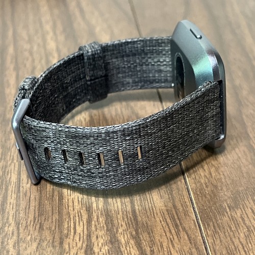 OEM Fitbit Versa Special Edition with Charcoal Woven Band FB-505 with Charger! - Picture 9 of 12