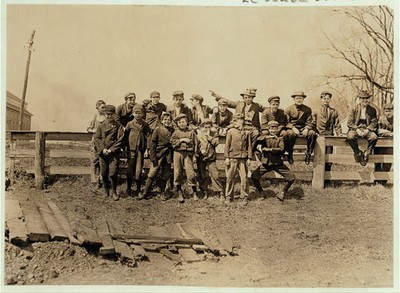 Quidwick Company Mill,Anthony,Rhode Island,Child Labor,Lewis Wickes Hine,1909