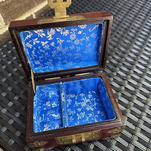 Vintage Chinese wood Jewelry Box w/Brass accents Iaid Blur silk lining - Picture 8 of 13