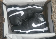 Black jordan 1 mid little/big kids cleats