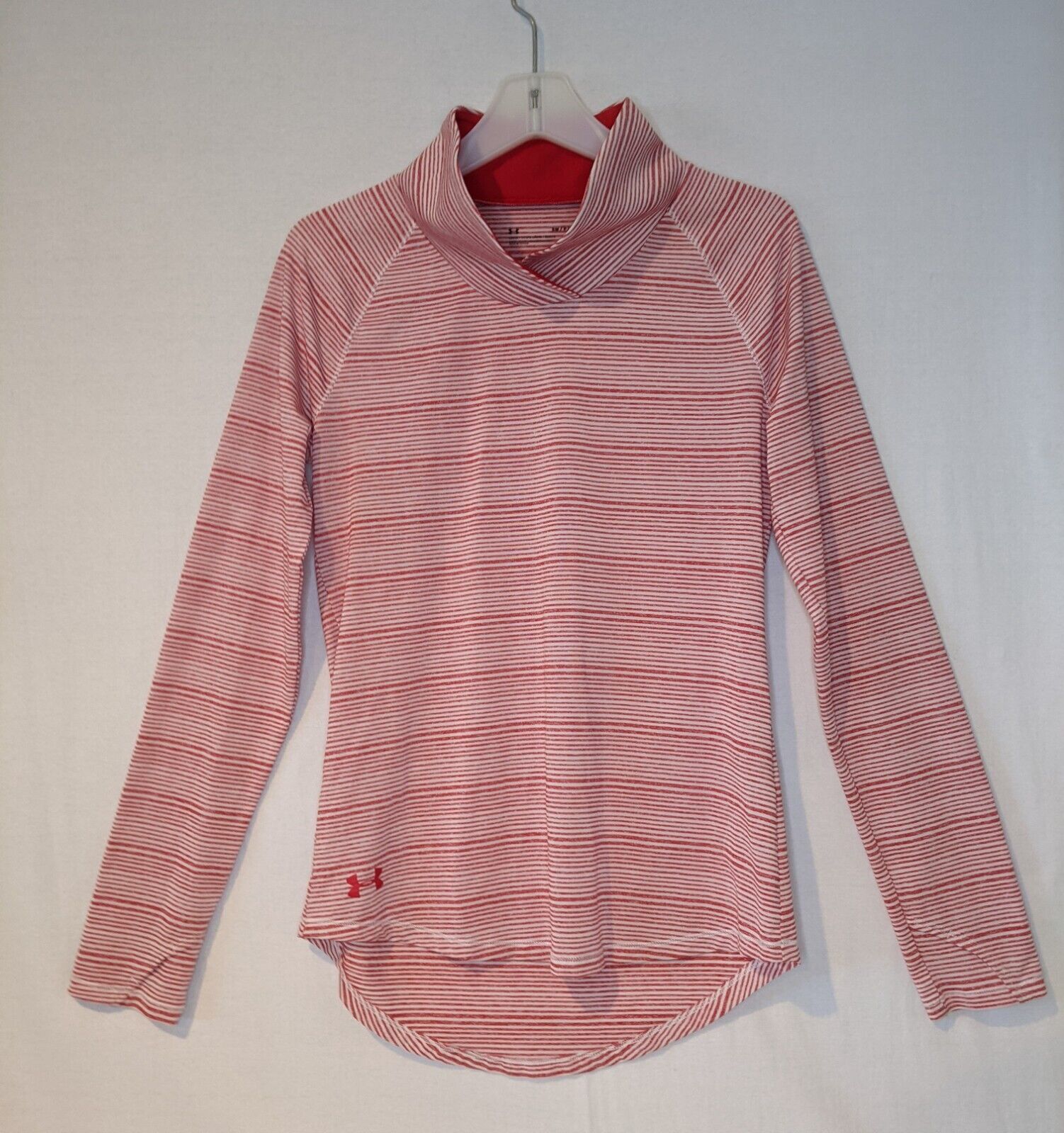 Under Armour Women’s Loose Red Long Sleeve Shirt Size Small RN96510 Thumb Holes