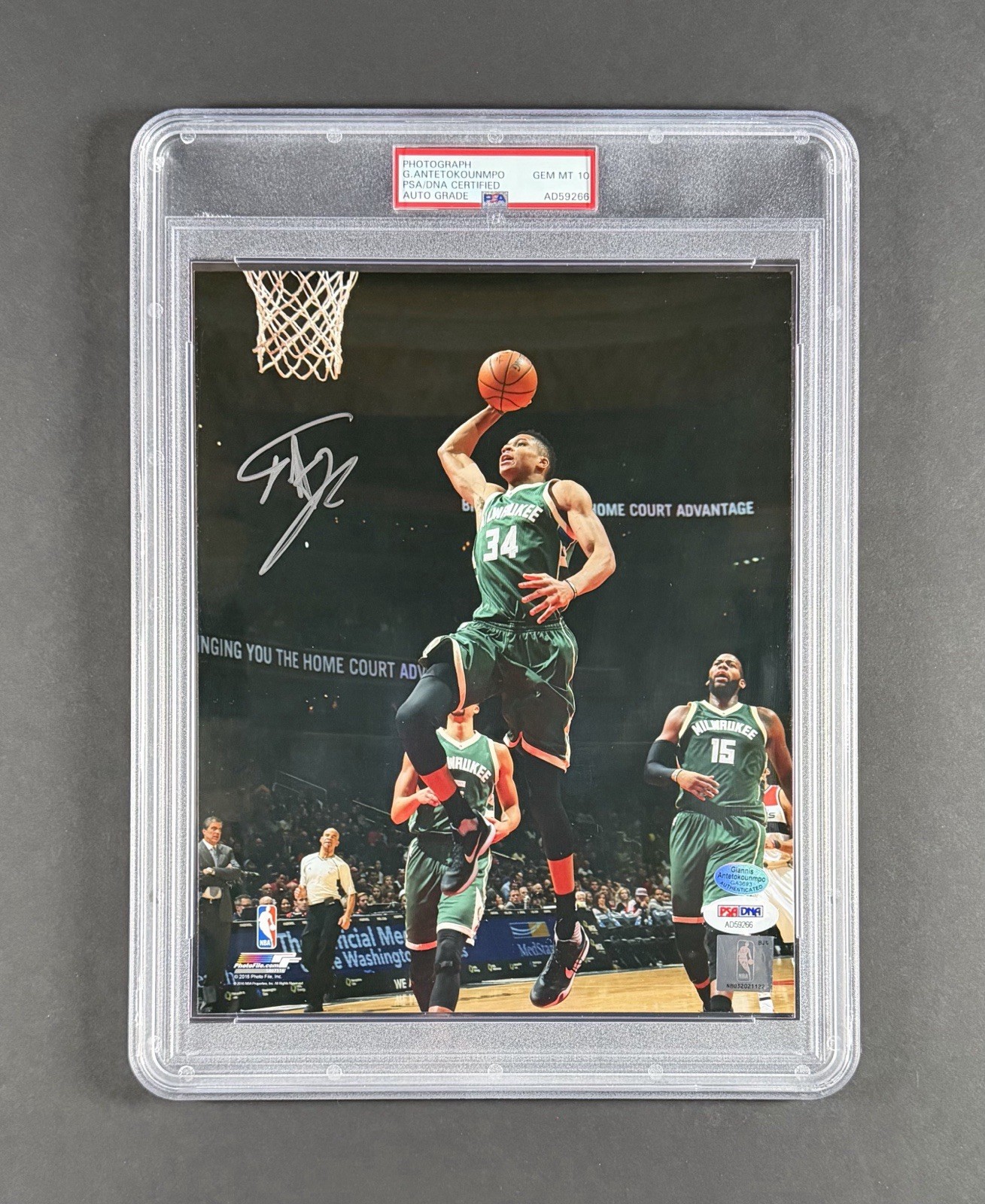 GIANNIS ANTETOKOUNMPO  Autograph AUTO 8x10 PSA/DNA Sealed SLABBED Photo PSA 10