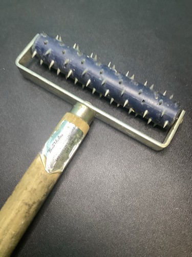 Wallpaper Removal Scoring Tool Handheld Scraper, 6" Wide Roller