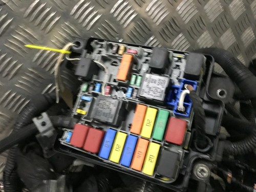 Doblo Combo D 10-On Main Body Wiring Fuse Box 51867698 - Picture 8 of 9