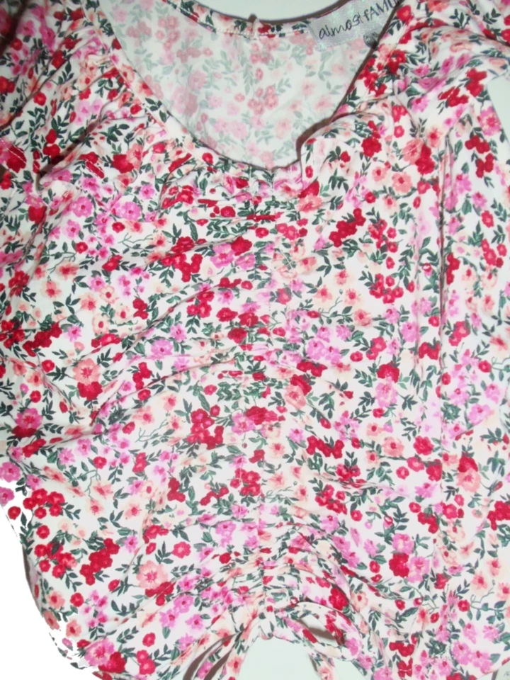 Conjunto de 2 piezas de top crujiente y falda fruncida floral rosa y rojo casi famoso XL NUEVO CON ETIQUETAS Foto 4 de 4
