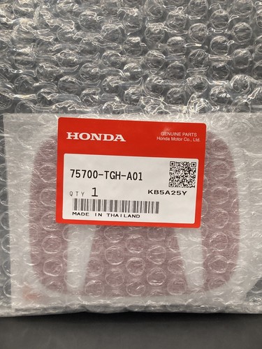 Honda Genuine Civic Type R FK8 17-20 Front Red Emblem Badge 75700-TGH-A01 #H11 - Picture 7 of 10