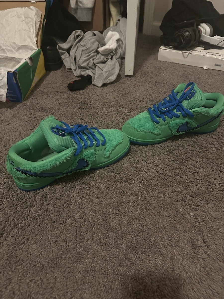 nike sb grateful dead on feet