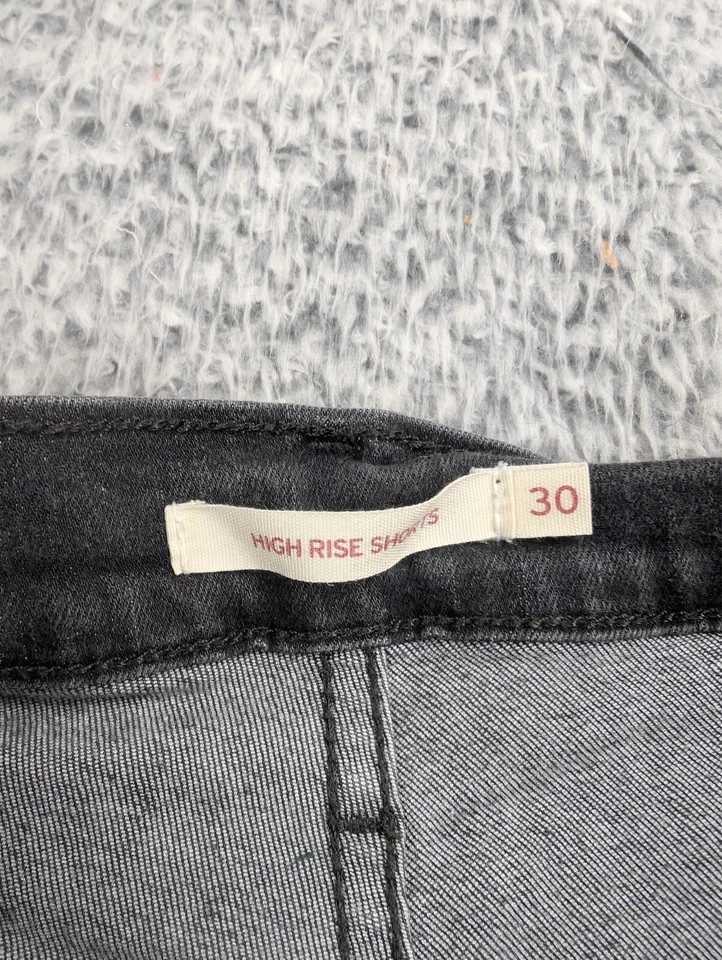 Pantalones Cortos Levi's Mujer 30 Gris Tiro Alto Normcore Distressed Bikercore Dobladillo Crudo Foto 3 de 4