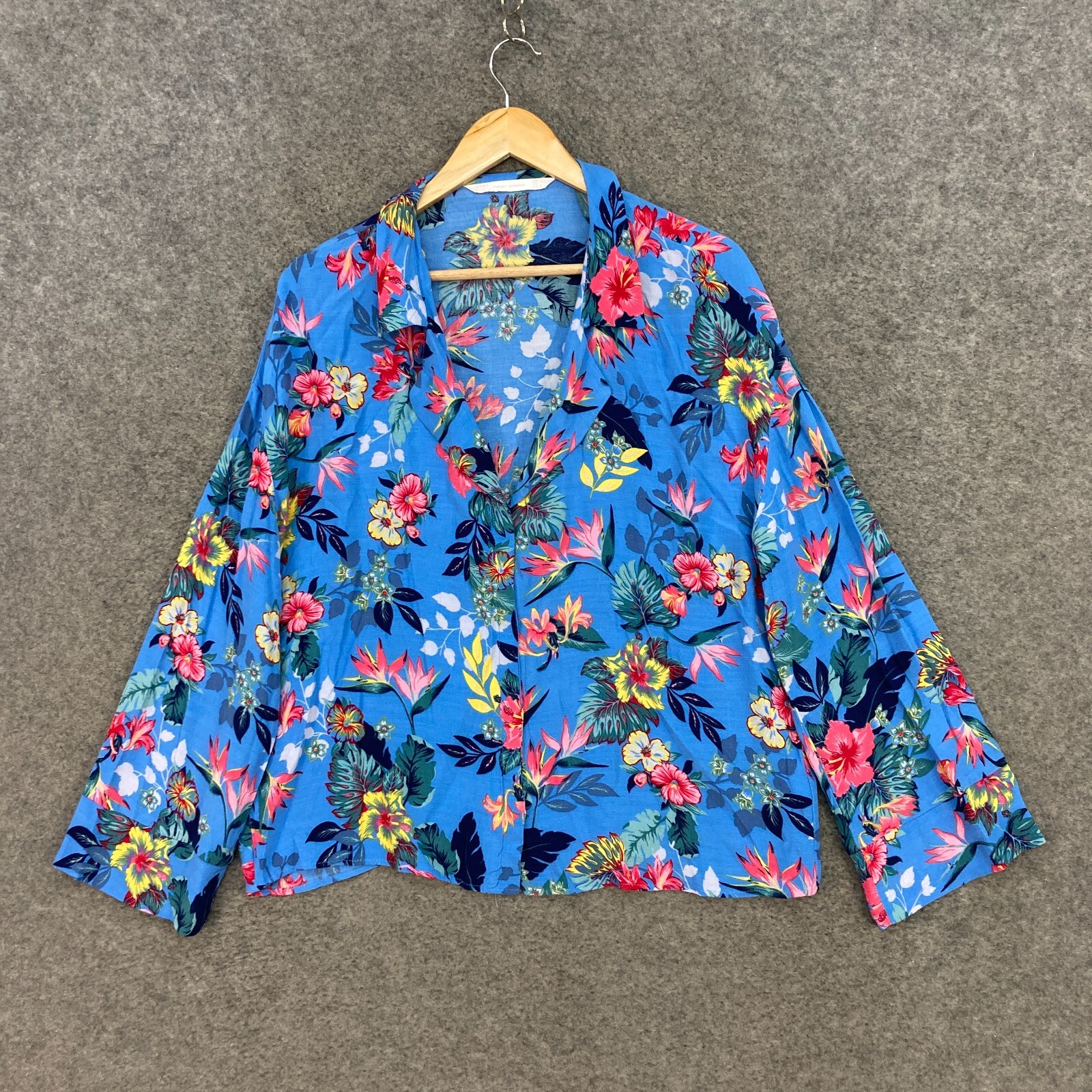 Zara Women's Blue Floral Button-Up Long Sleeve Collared Blouse Size L