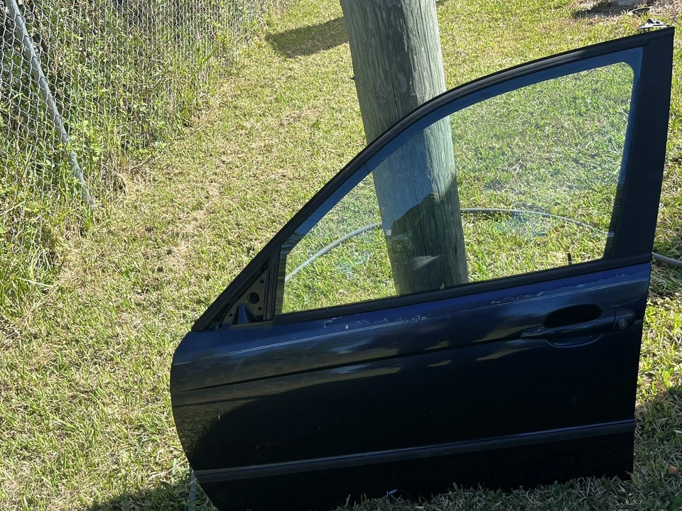 Autopartes BMW 323i E46 2000 OEM puerta lateral del conductor Foto 2 de 2