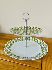 2 tier cake plate, cake stand, in pretty green and white daisy pattern