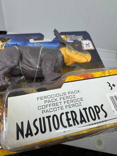 Jurassic World Dominion Ferocious Pack Nasutoceratops - Picture 3 of 10