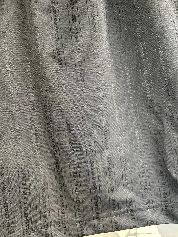 Шорты Umbro винтажные футбольные футбольные с монограммой черные мужские размер M 32/34 ig93 - Изображение 4 из 4