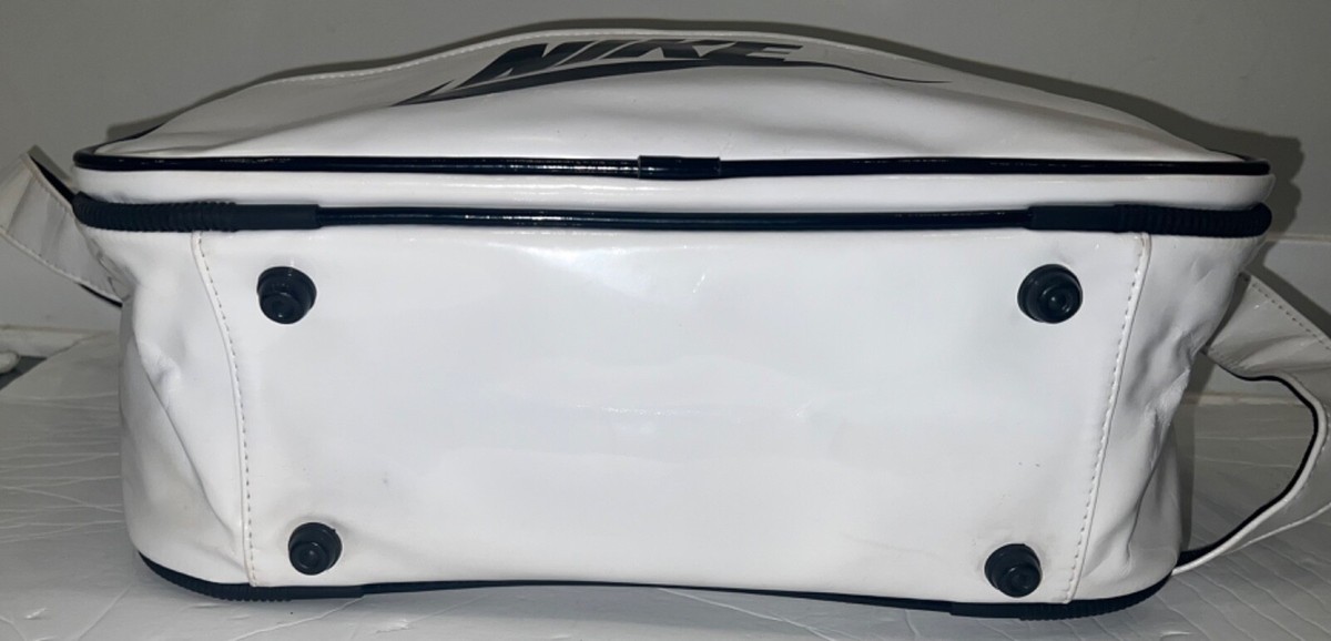 VTG RARE NIKE SWOOSH SHINY PATENT LEATHER MESSENGER BAG VTG RARE NIKE SWOOSH SHINY PATENT LEATHER MESSENGER BAG