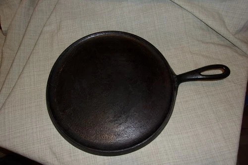 Vtg Cast Iron Griswold Pan Skillet Griddle #609 Sits Flat  Black Handle Mark #9