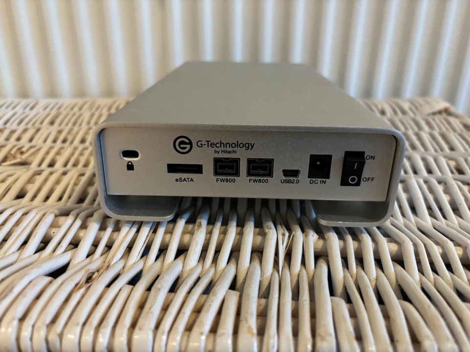 G-Technology G-Drive 1TB FireWire 800 / eSATA / USB 2.0 External Hard Drive - Image 3 of 4