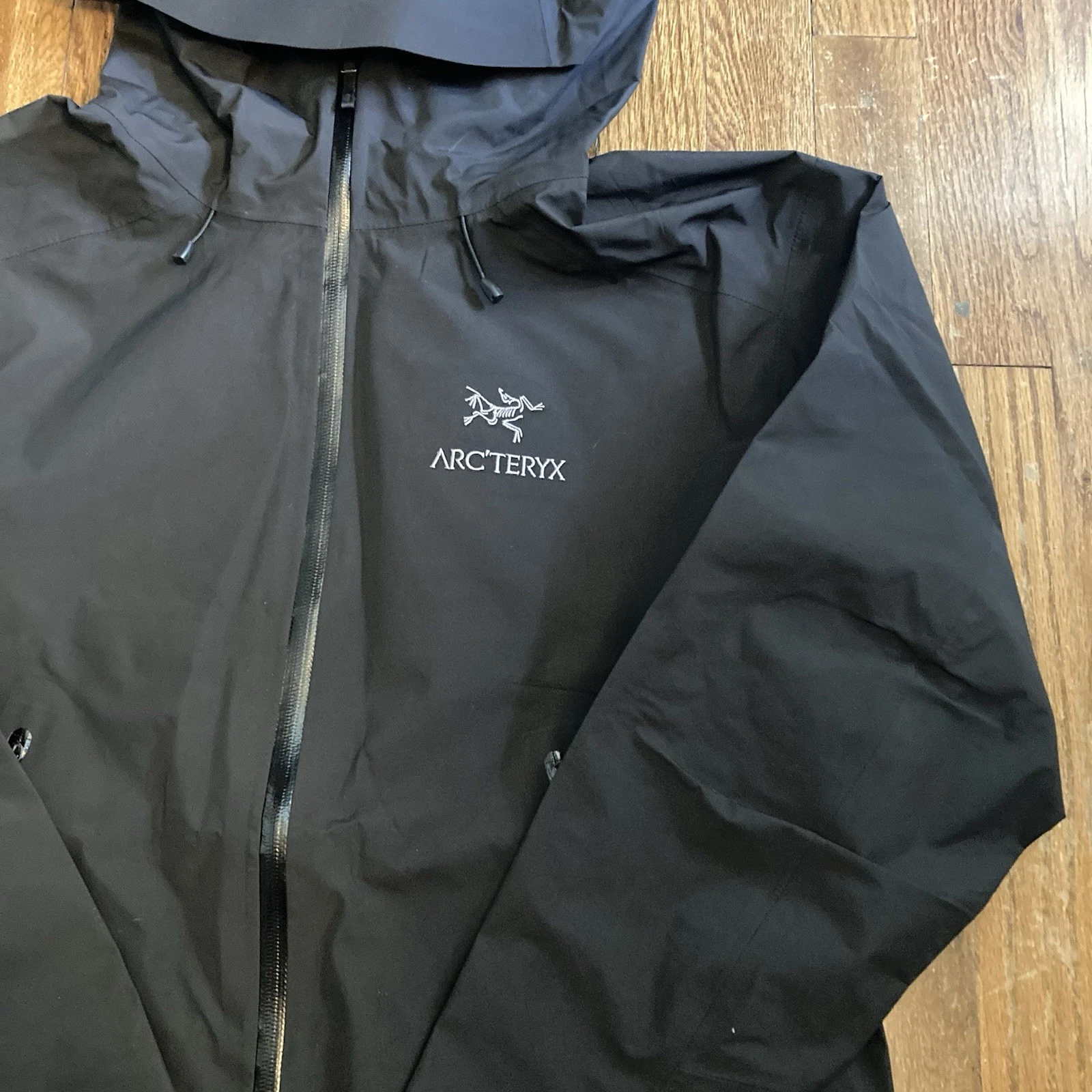 Arcteryx Beta LT Jacket size Medium Black image 2