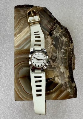 Vintage Timex Watch Women Silver Tone Date Leather Cuff  display picture 3