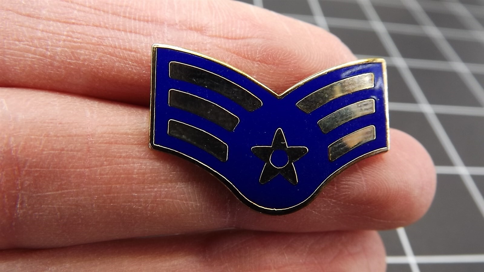 United States Air Force E4 Airman SR Blue Enamel Lapel Pin 1 Inch