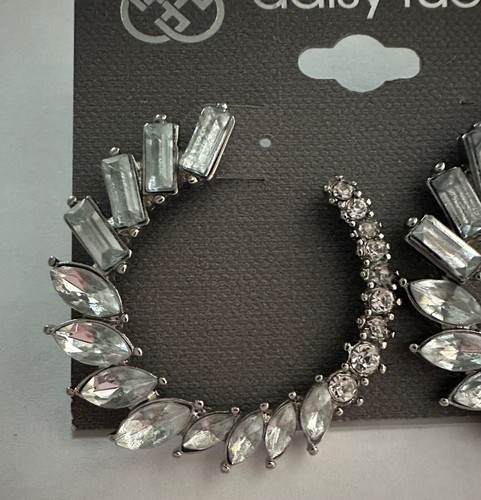 NEU Gänseblümchen Ohrringe Creolen Strass silberfarben NEU mit Etikett - Bild 2 von 4