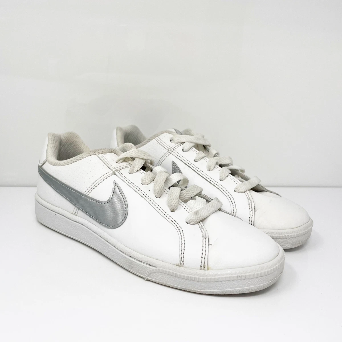 Nike women's court sale royale casual sneakers