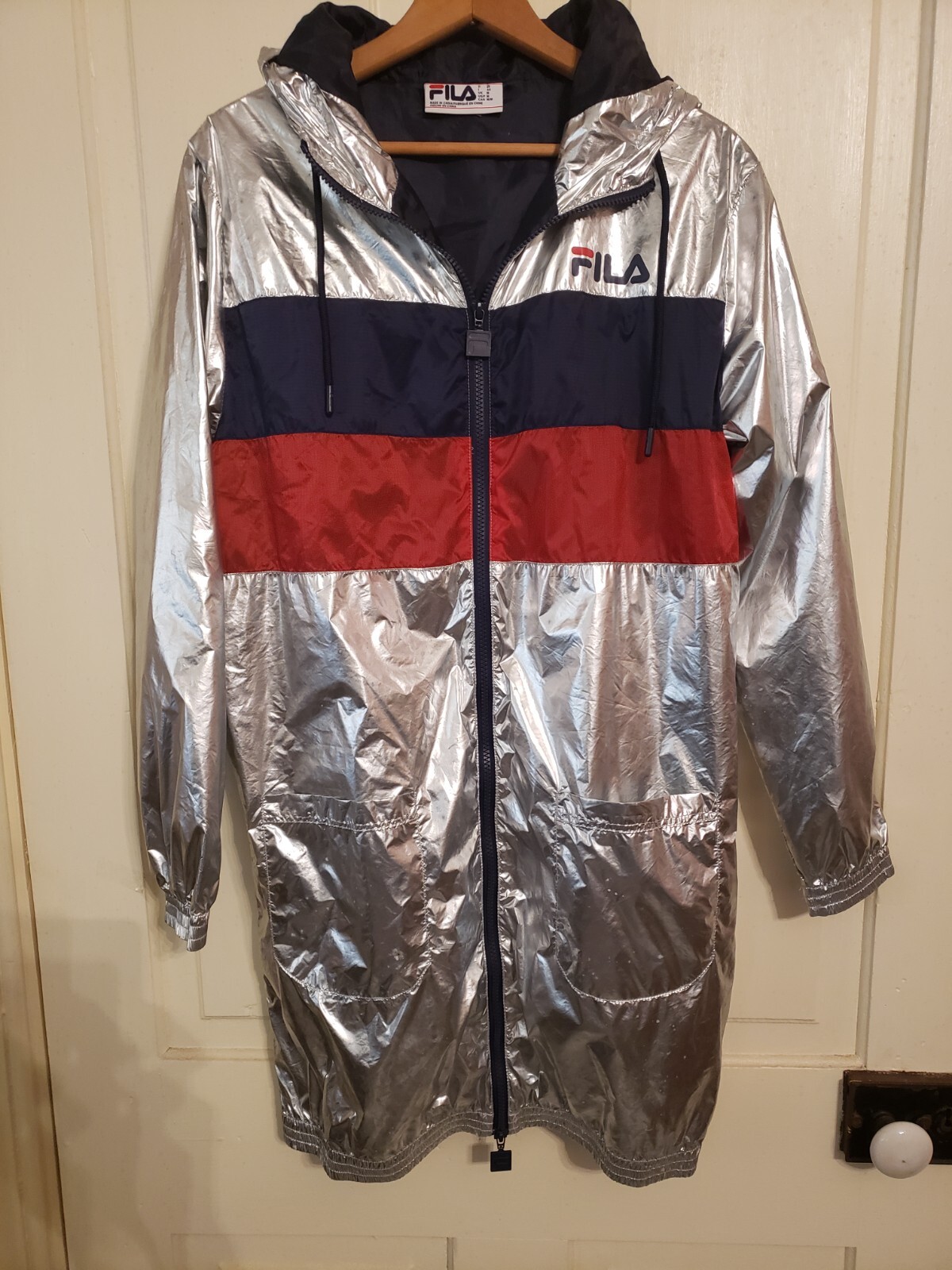 Giacca con cappuccio e cerniera FILA argento ""Lorna"" M