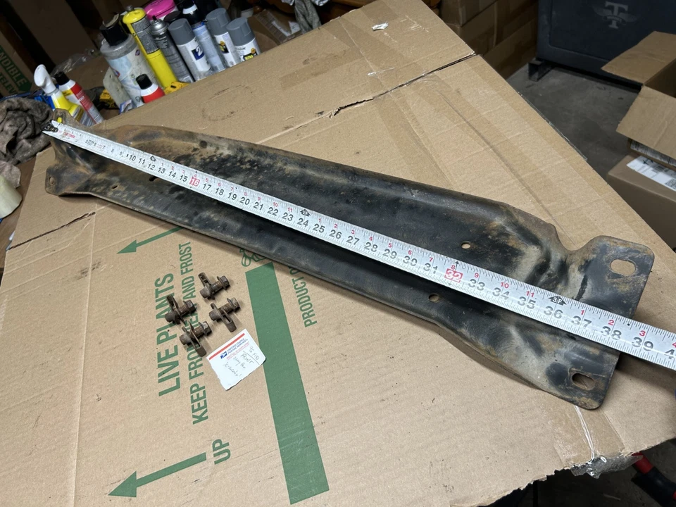 Ford F-150 1996 - Crossmember para barra estabilizadora delantera - Dana 44 IFS - 4x4 OEM Bronco Foto 4 de 4