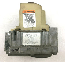 Honeywell VR8204M1075 HVAC Natural Gas Furnace Gas Valve used  G101