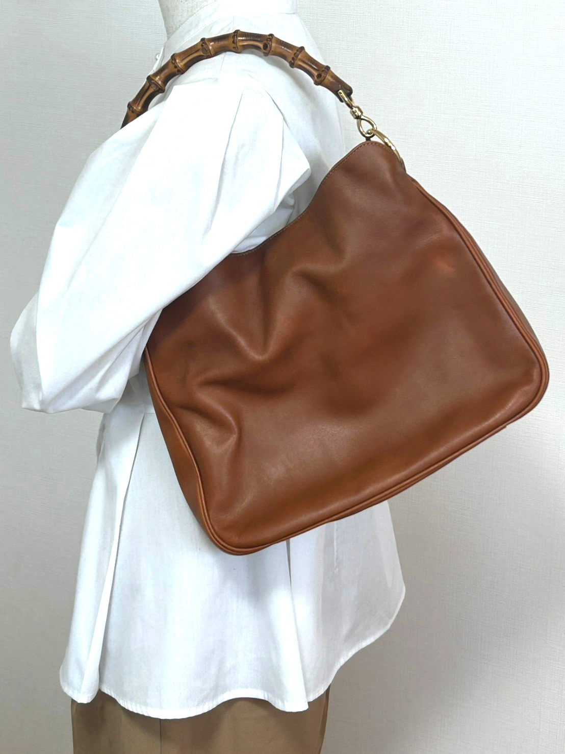 Gucci Brown Leather Bamboo Handle Shoulder Bag Hobo Vintage Authentic