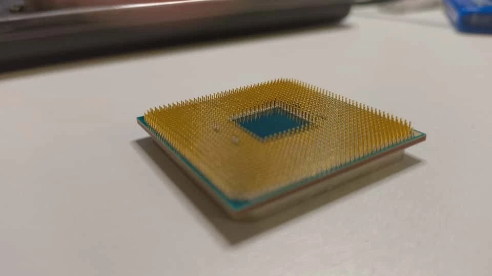 AMD Ryzen 5 1600 mit seinem Kühler AM4 - Bild 4 von 4