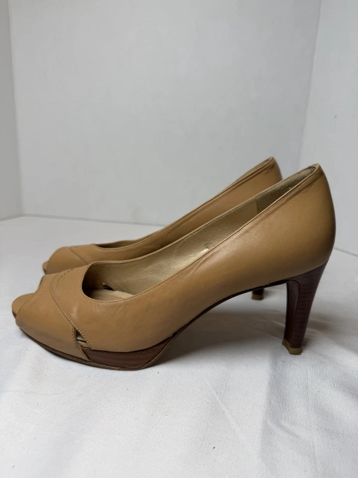 Zapatos de salón Stuart Weitzman para mujer de cuero beige con punta pep JW55912 talla 7,5 Foto 2 de 4