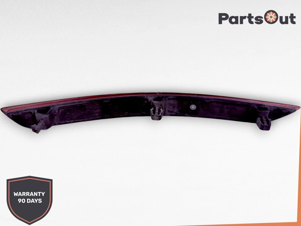 2017-2020 AUDI A3 CABRIOLET 8V - REAR LEFT Bumper Reflector 8V5945105D - Image 4 of 4