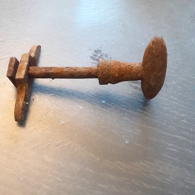 Ancienne poignée de porte en fer forgé, serrure clenche - Photo 1/4
