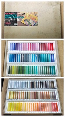 Holbein Artists  Soft Pastels Selected Pure Pigments 144 Colors
