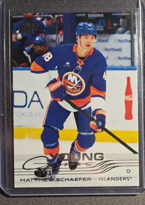 2025-26 Upper Deck Series 2 - Young Guns Matthew Schaefer #451 (RC)