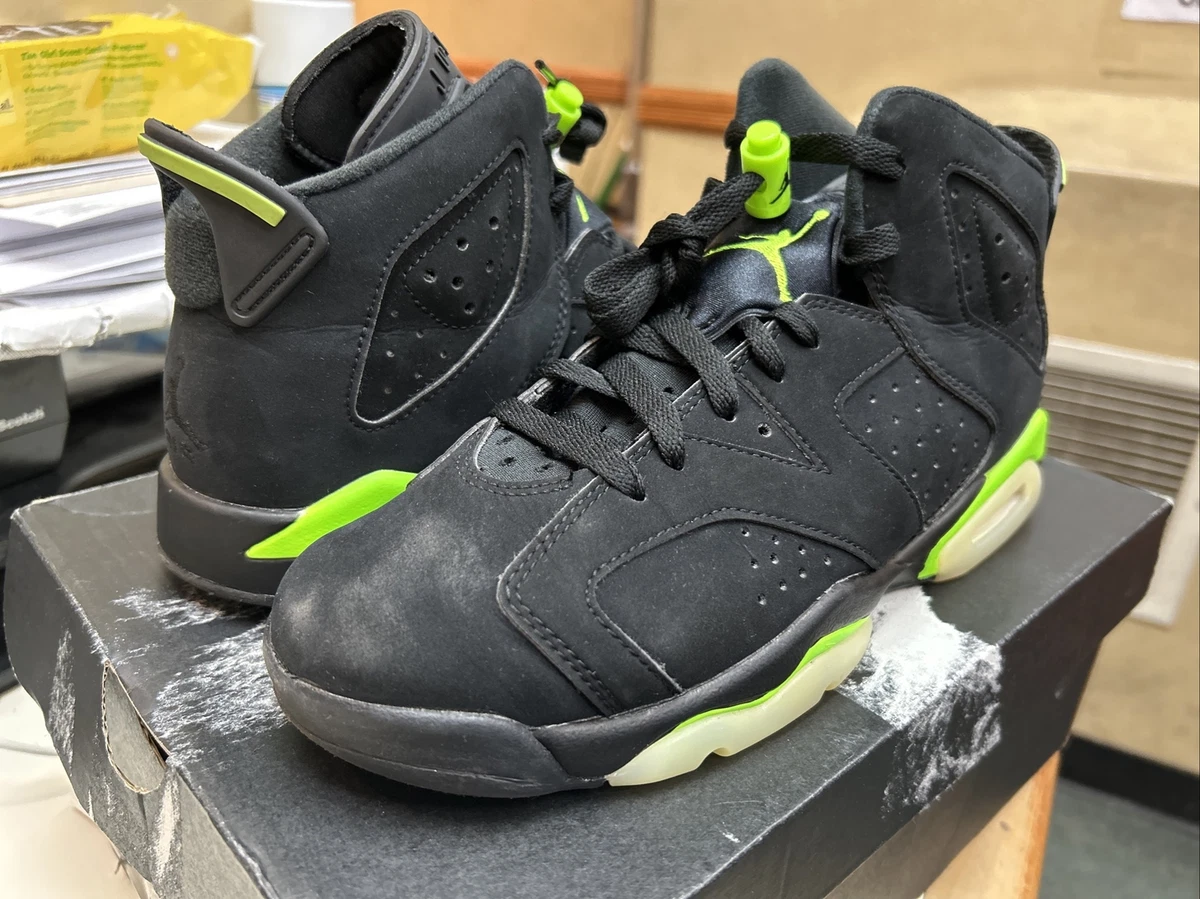 Jordan shoes hotsell boy grade school