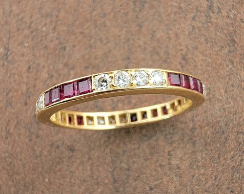 18k Yellow Gold Ruby Diamond Alternating Eternity Band Ring